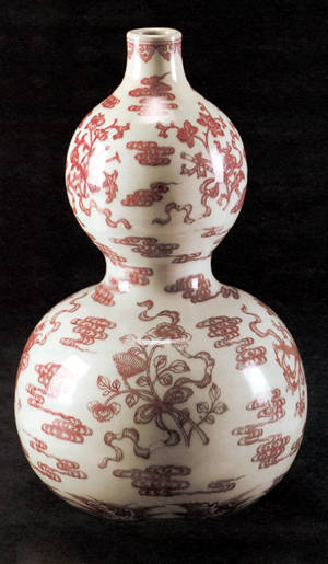 Dinastia Qing, Vaso a forma di doppia zucca con simboli buddisti, 1736 - 1795